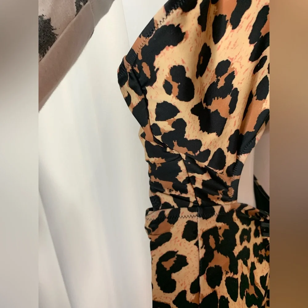 NWOT Leopard Print Cutout Swimsuit - Picture 9 of 9